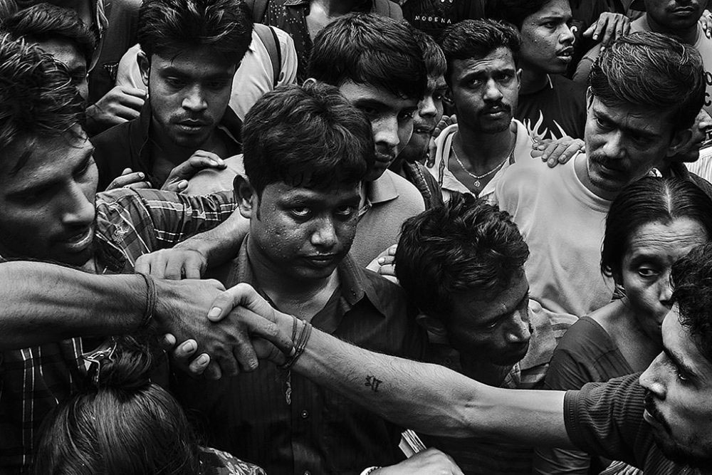 Birati, Kolkata, India - 19th August 2015. Protester were shaking their hands after the hearing the administration's verdict.