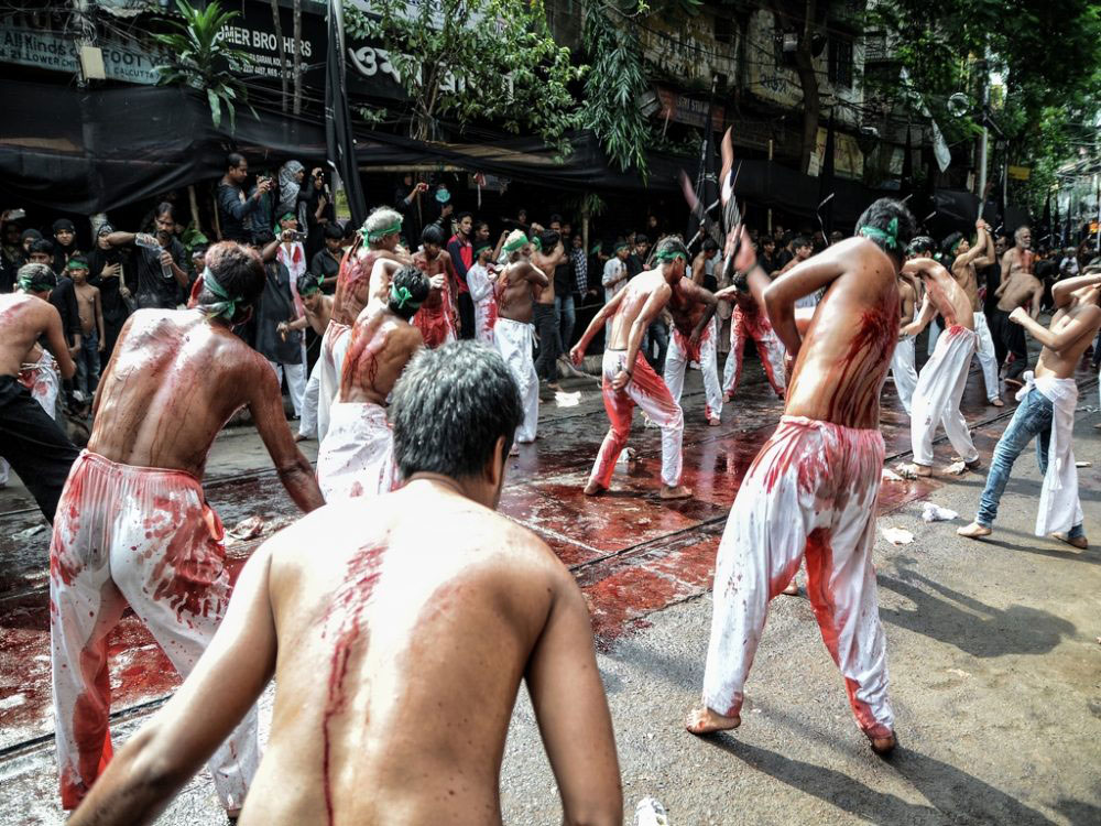 The Act of Mourning - Zanjeer-zani (beating oneself with chains); Kolkata, India - Oct 2016