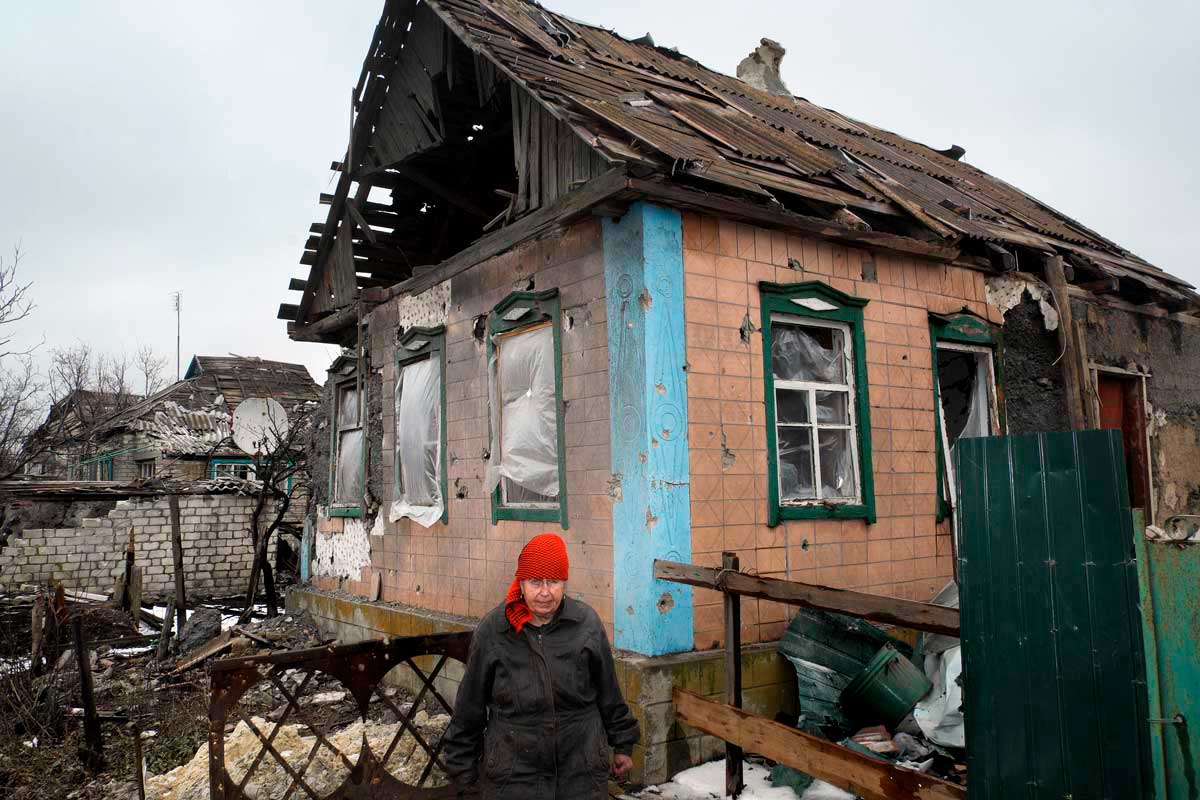 No Shelter from War, the conflict continues in the east of Ukraine, by ...